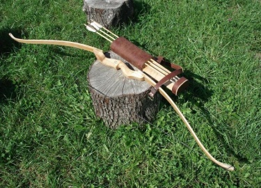 Десятки тысяч лет назад огонь и лук стали факторами, во многом предопределившими успех выживания человечества. Хотя современные технологии и возродили