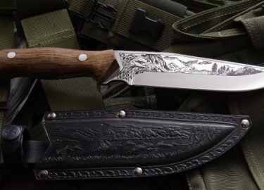 Нож "Беркут Кизляр" выпускается с начала 90-х годов. Это классический боуи, его можно использовать как оружие и разделочный нож. Во время...