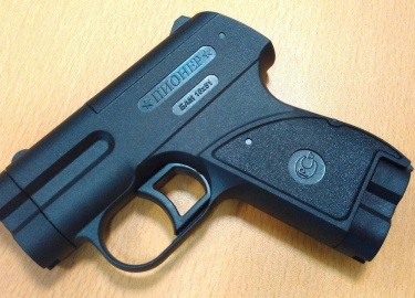 Пистолет Пионер - аэрозольное оружие которое отлично служит средством самообороны от животных и хулиганов. Может пригодиться пешим туристам или