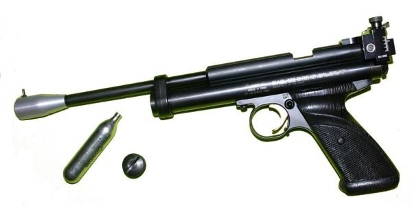 Преимущества, недостатки, назначение пневматического пистолета Crosman 2300s