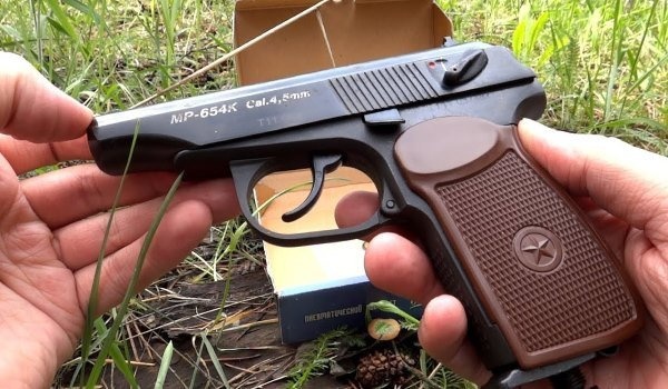 Оружие в руках