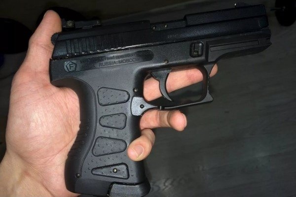 Пистолет в руке
