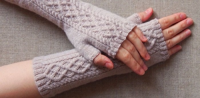 Вязаные перчатки